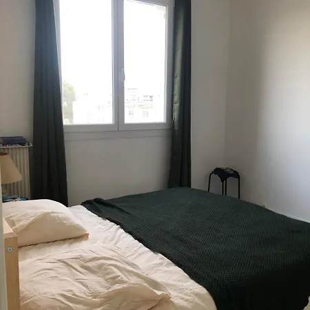 L Arlier Apartment *