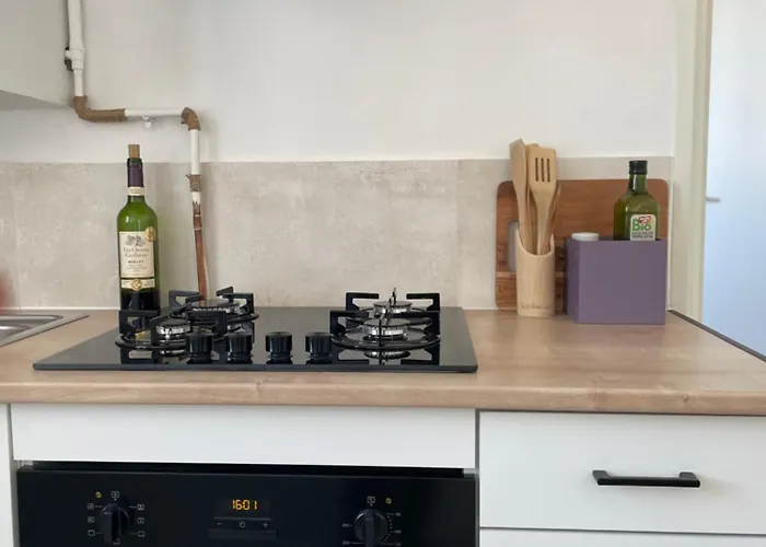 L Arlier Apartment *